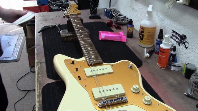 Fender J Mascis Jazzmaster! смотреть онлайн