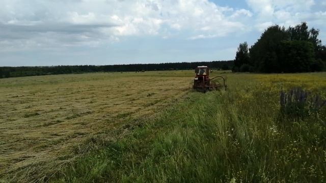 А Т-25 с Ворошилкой времен СССР. смотреть онлайн