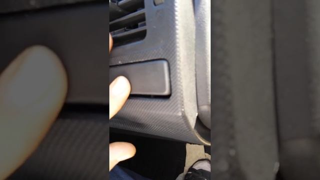 Toyota Auris 2007  правый подстаканник