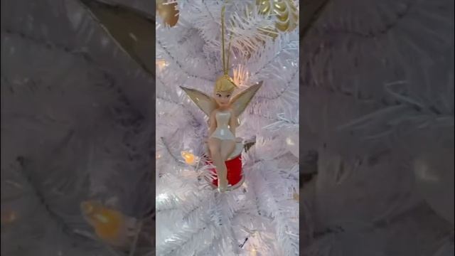 Our new #tinkerbell Christmas tradition ??♀️? #disney #lenox #christmastree #christmasdecor смотреть онлайн