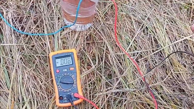 Получаю электричество из меди, воды и земли. Самодельные источники энергии на практике. Часть 1 смотреть онлайн