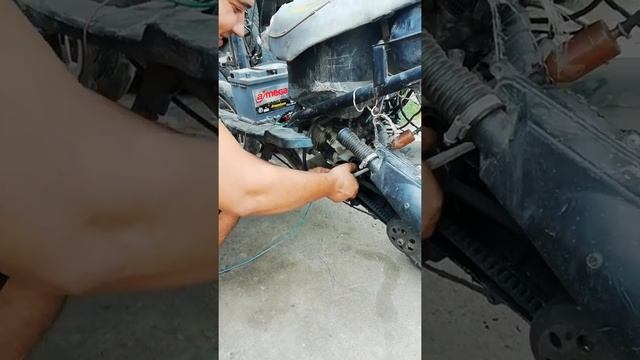 Как завести скутер без кикстартера и стартера.... смотреть онлайн