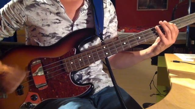 Fender Highway One Jazz Bass + MXR Micro Chorus смотреть онлайн