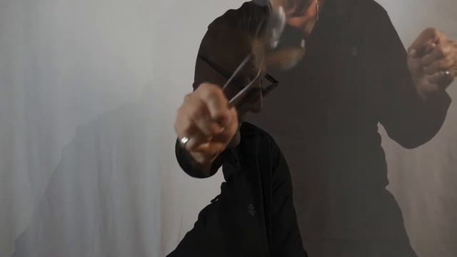 Rhonda Vincent BENEATH STILL WATERS performed by One-of-a-kind Spoon Player Jerry Follo смотреть онлайн