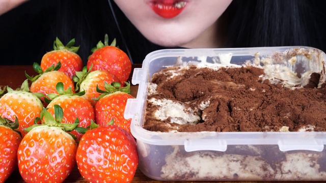 ASMR STRAWBERRY TANGHULU, STRAWBERRY, TIRAMISU CAKE, DESSERT/딸기 탕후루 먹방, 티라미수 케이크 먹방, 디저트 먹방MUKBANG смотреть онлайн