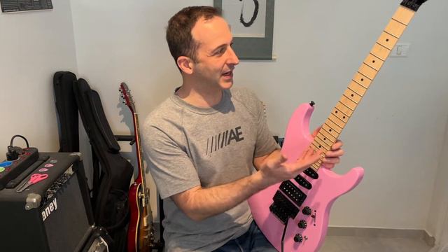 Fender HM Strat - Part 1: Unboxing смотреть онлайн