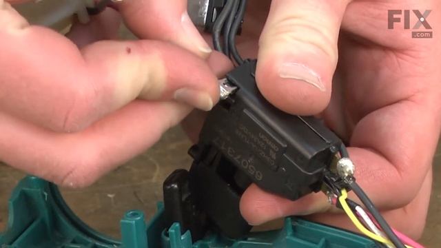 Makita Hammer Drill Repair - How to Replace the Brush Holder смотреть онлайн