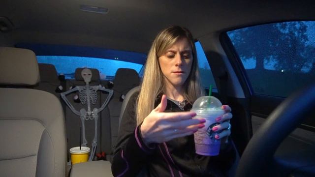 Starbucks Witch’s Brew Cream Frappuccino Tasting, Review and Recommendations! смотреть онлайн