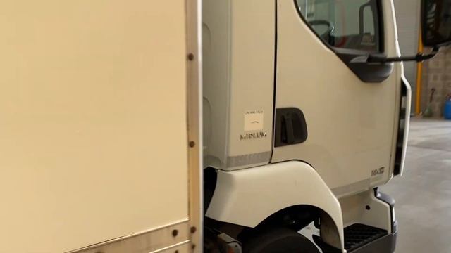 New In Stocklist For Sale: RENAULT MIDLUM 180 DXI 7.5 TONNE BOX - 2012 - BX12 MVU смотреть онлайн
