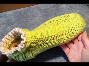 Нежные женские короткие носочки с рюшей спицами