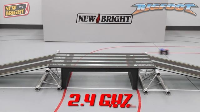 New Bright - R/C 1:43 Scale Bigfoot Monster Truck смотреть онлайн