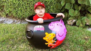 Roma and Diana pretend play with Found toys