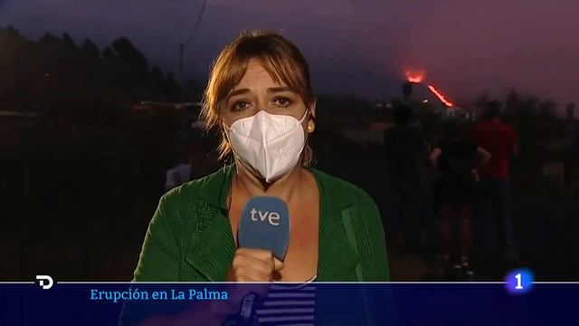 (Oct. 15, 2021) La Palma eruption: Authorities urge calm as new river of lava threatens more... смотреть онлайн