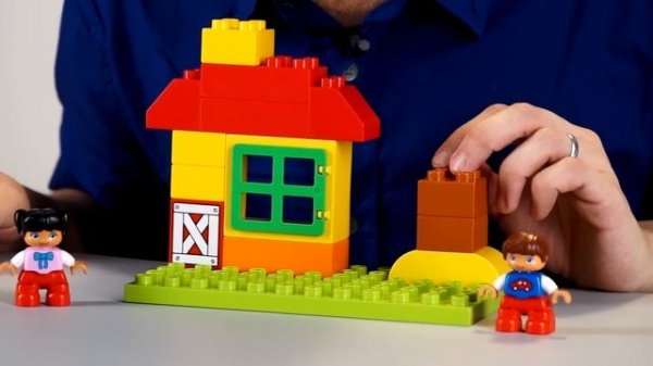 Поиграйка с Егором - Играем в конструктор lego duplo развивающее видео для детей малышей