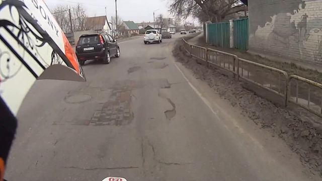 Ямаха Р1 против хускварны 610 по городу смотреть онлайн