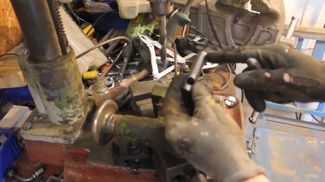 Доработка токарного станка ТВ16. Быстрая фиксация задней бабки. Почему не сделал этого раньше!!!! смотреть онлайн