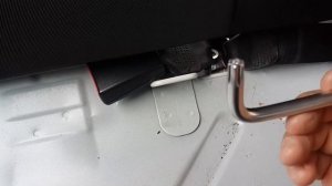 Как установить чехлы на шкоду рапид.