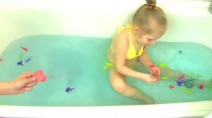 БОМБОЧКИ - ШИПУЧКИ ЗАПУСКАЕМ  В ВАННОЙ ЧАСТЬ 2.