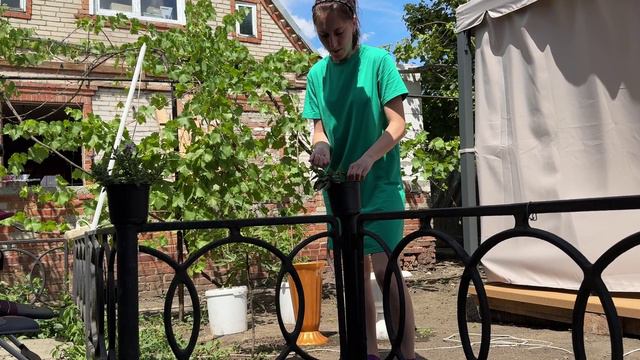 ВЛОГ КУПИЛИ ДОМ КТО ТО РАБОТАЕТ КТО ТО ОТДЫХАЕТ смотреть онлайн