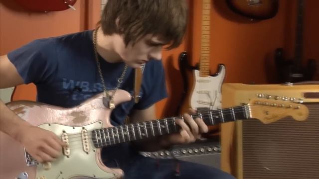 Tyler Bryant Demos EC Series Twinolux | Fender смотреть онлайн