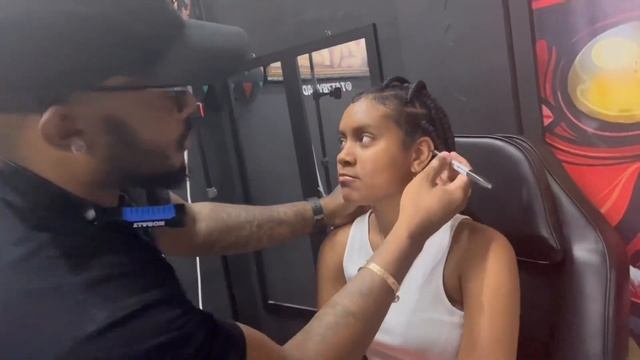 Come With Me To Get A Piercing смотреть онлайн