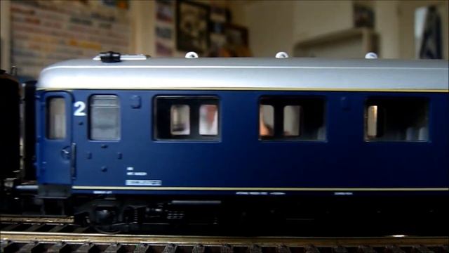 Quickshot, Roco BR 03.10 with CIWL WR and dutch plan D stock for the (inter)national trains. смотреть онлайн