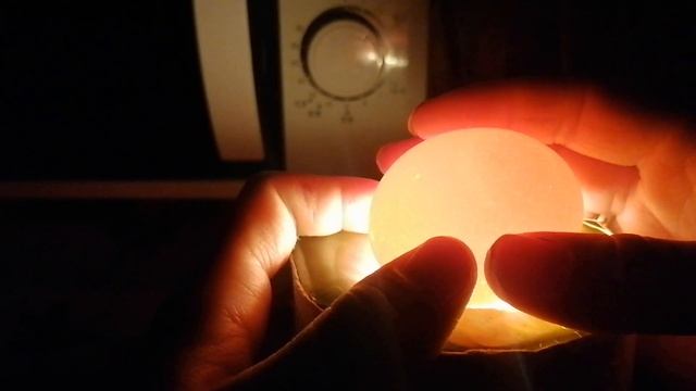 Подготовка яиц для инкубации?/Проверяем яица овоскопом для выведения цыплят? смотреть онлайн