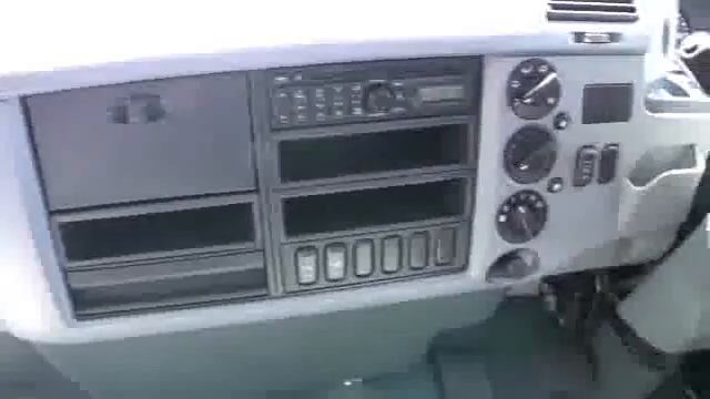 Mitsubishi Fuso Fighter 6.0 medium rigid truck video review - NewTruckSearch.com.au смотреть онлайн