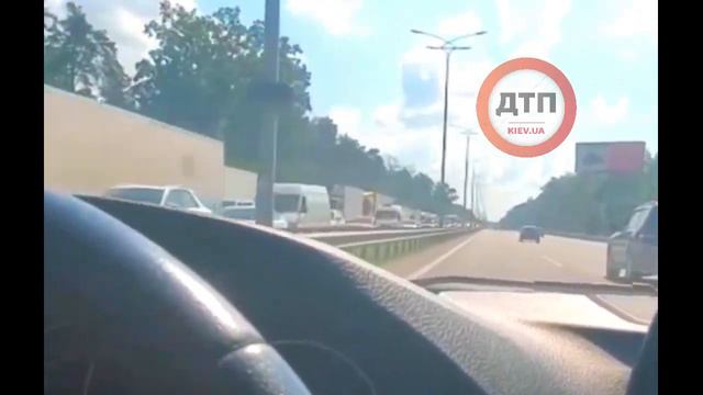 Из-за угрозы внедрения дрг групп с Белоруссией в Киеве ужесточённо-пропускной режим: пробки смотреть онлайн