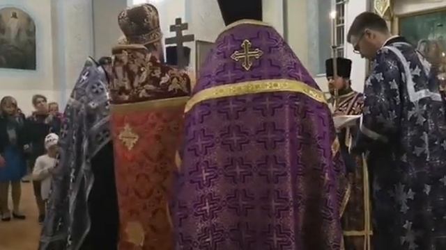 Великое славословие и чин Воздвижения Честнаго и Животворящего Креста Господня. смотреть онлайн