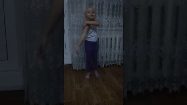У жирафа пятна пятна ... смотреть онлайн