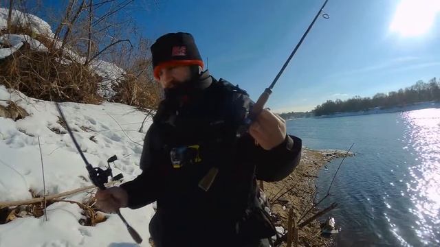 Ловля окуня на спиннинг. Микроджиг. Москва река г. Жуковский смотреть онлайн