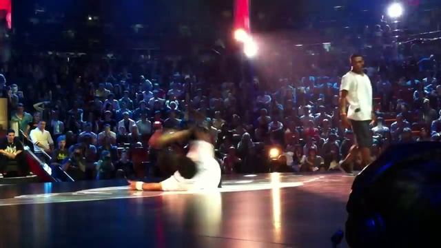 Roxrite vs. Neguin Red Bull Bc One 2011 смотреть онлайн