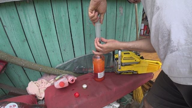 Как подготовить топливную смесь для двухтактного двигателя | Смесь для двухтактного двигателя смотреть онлайн