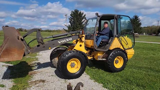 Volvo L25B-P Loader, s/n VCE0L25BT01753503, 70" Smooth Bucket, w/48" Forks, 4742 Hours смотреть онлайн