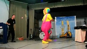 клоун Пампоша,  танец