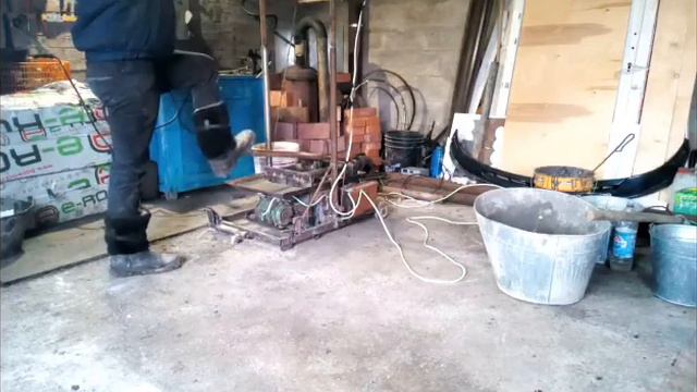 Шлакоблочный станок Alex 1. Видео 2 . первые блоки. смотреть онлайн