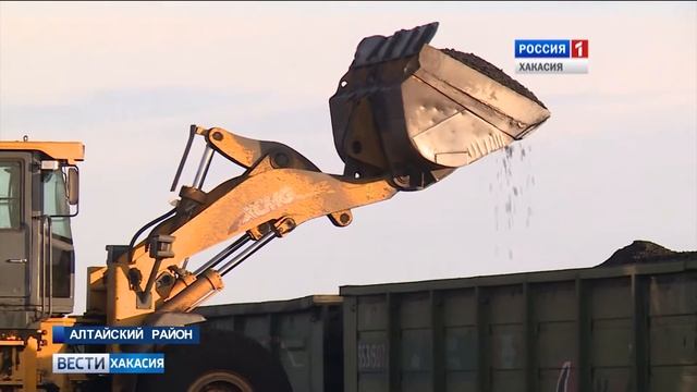 Станция Углесборочная. Очередной груженый состав ждет отправления.  04.07.2017