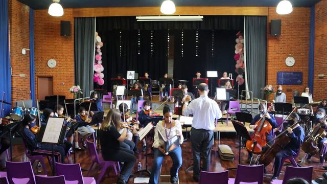 Extract from Peter and the Wolf - The Hunters смотреть онлайн