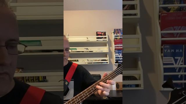 Boogie In E On An Ibanez Mikro Bass GSR20B