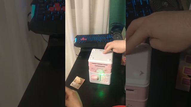 Сейф с кодом. Сейф из Китая для детей, мини обзор. Электронная копилка. Копилка с кодовым замком. смотреть онлайн