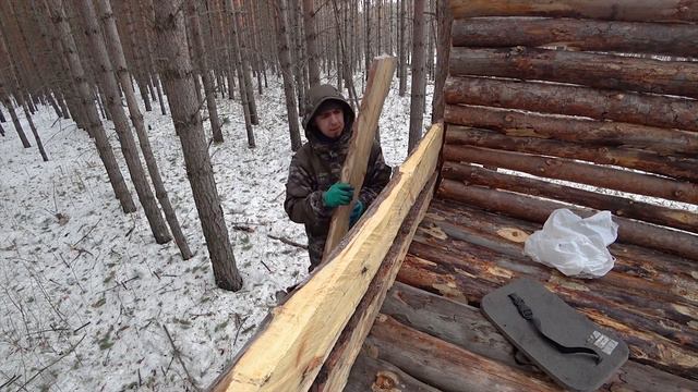 Crazy Russian is building a treehouse. Making boards from logs. Part 2. смотреть онлайн