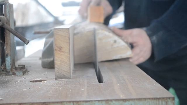 Распил бревна в домашних условиях на циркулярной пиле. смотреть онлайн