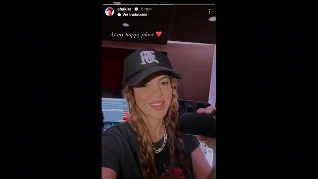 SHAKIRA trabaja hasta la madrugada en SESIÓN FOTOGRÁFICA, ¿será para una nueva portada de revista? смотреть онлайн