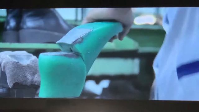 Как производят обувь на фабриках? Как происходит маркировка обуви DataMatrix при выпуске? смотреть онлайн