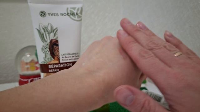 МОЛОЧКО для тела ВОССТАНОВЛЕНИЕ с маслом Карите и Увлажняющее МОЛОЧКО с Алоэ YVES ROCHER (Ив Роше). смотреть онлайн