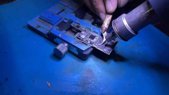 Iphone 13Pro Max - A15 CPU live - FIRST TIME IN INDIA - LIVE REPAIR - SMART MOBILE TRAINING смотреть онлайн