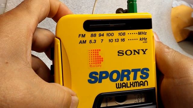 Sony Sports Walkman Portable Cassette Player WM-AF58 смотреть онлайн