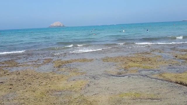 Оманский залив Индийского океана. ОАЭ. Отель Royal beach. Oman bay Fujairah смотреть онлайн