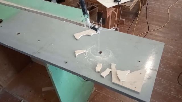 Простейший лобзиковый станок своими руками. смотреть онлайн